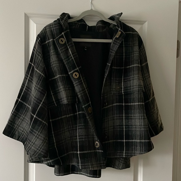 Joie Cape Poncho ASO Blair Waldorf - Picture 2 of 5